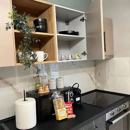 Km Ethnikis Amynis A *