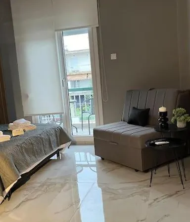 Διαμέρισμα Km Ethnikis Amynis A *